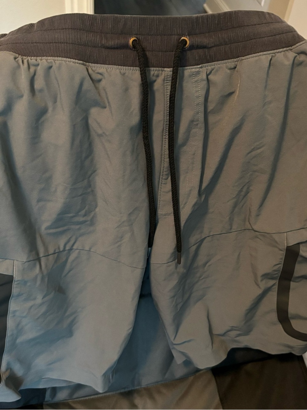 Men’s under armour gray athletic “fitted” style short, XL